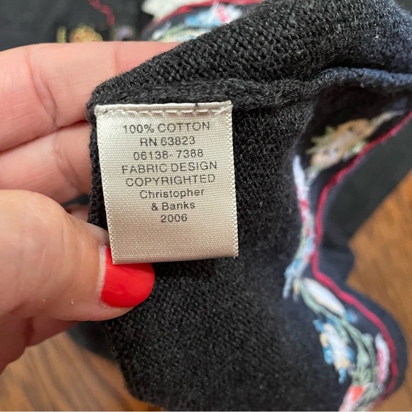 Christopher & Banks Hand Embroidered Floral Trim Pullover Size Small - Picture 10 of 10